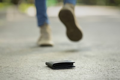 Lost Wallet on the Ground